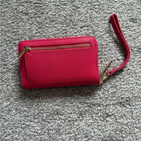 Danier Pink Wristlet with Elegant Bow Detail - Picture 3 of 5